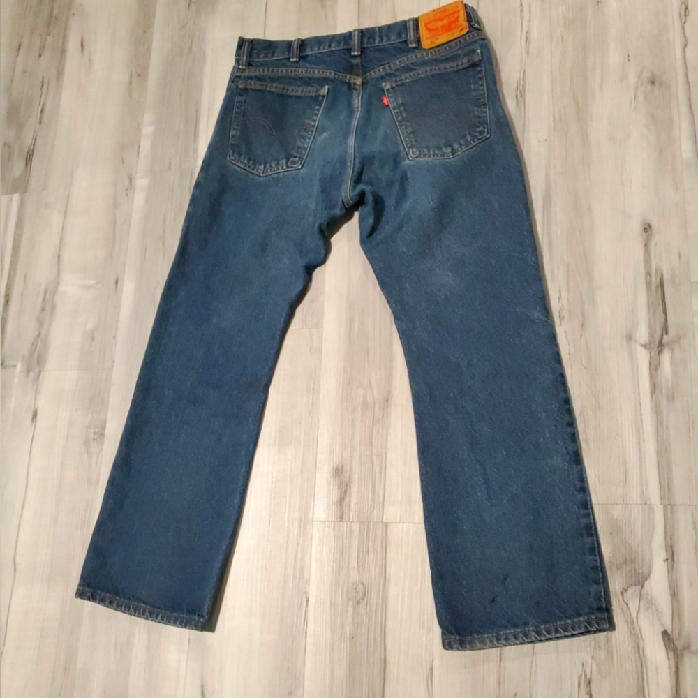 Levi’s 517 Jeans (34x30) Boot Cut These Levi's 517 jeans are part of the Levi's